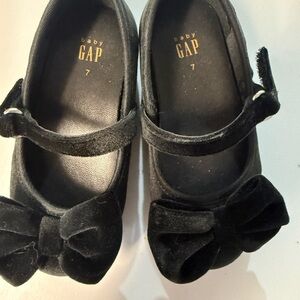 GAP Black Velvet Mary Jane Shoes with Bow